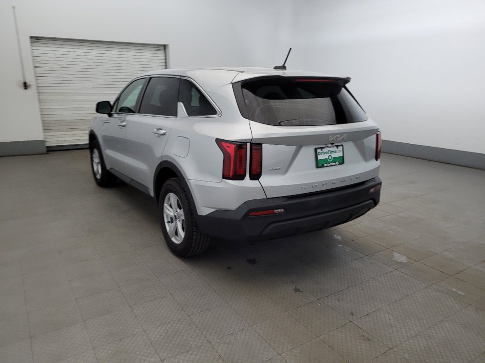 Used 2022 Kia Sorento LX image 5