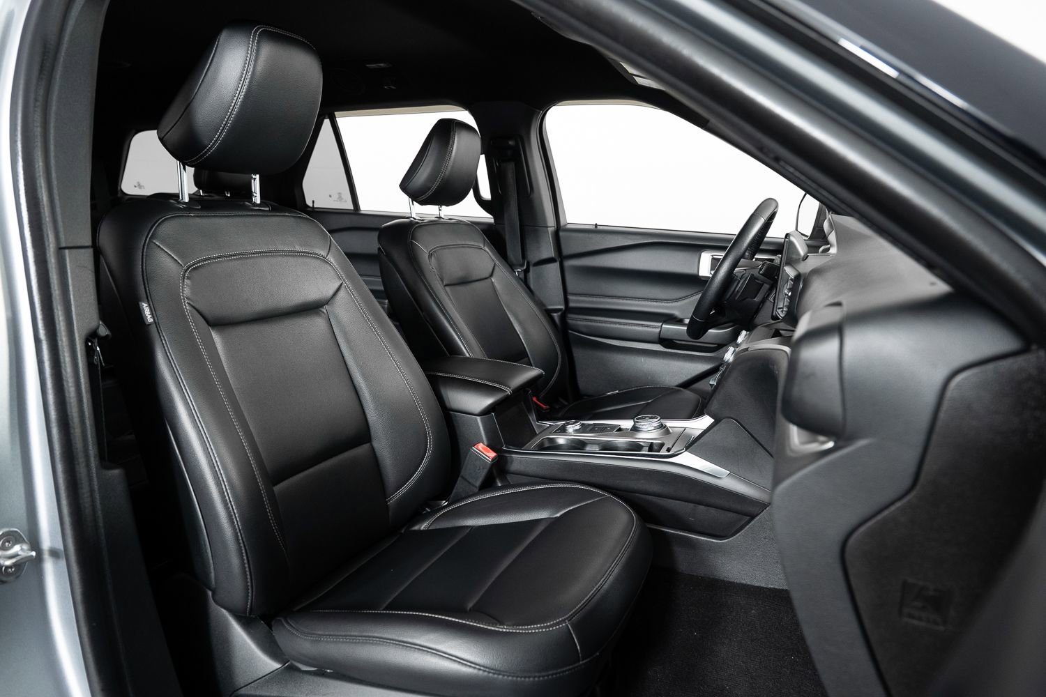 Used 2020 Ford Explorer XLT w/ Equipment Group 202A image 30