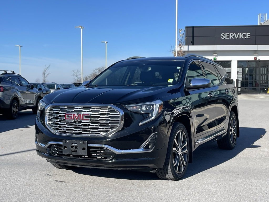 Used 2020 GMC Terrain Denali w/ Denali Premium Package image 3