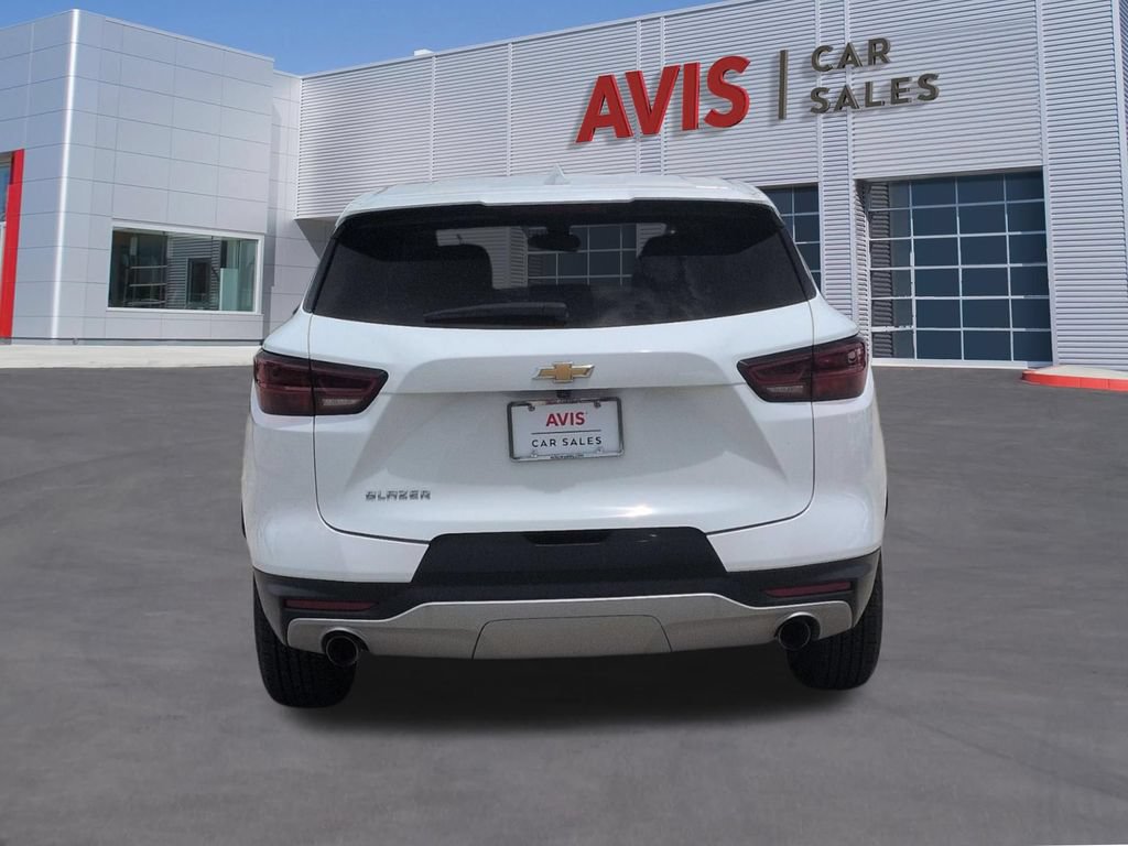 Used 2025 Chevrolet Blazer LT FWD image 7