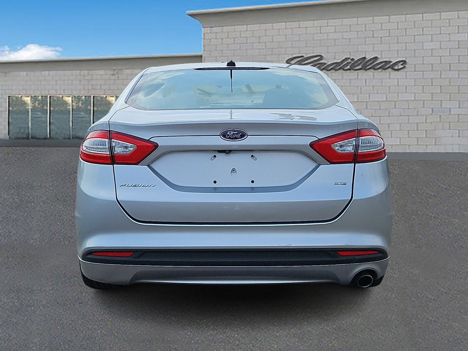 Used 2015 Ford Fusion SE image 5