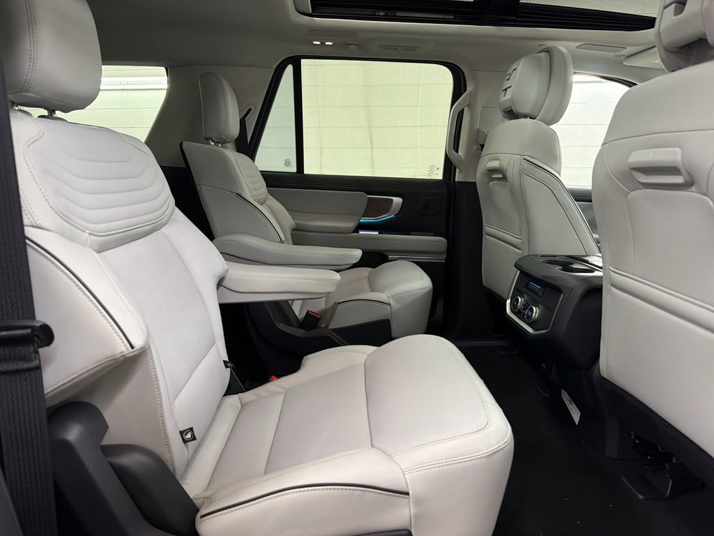 New 2026 Ford Expedition Max Platinum image 30
