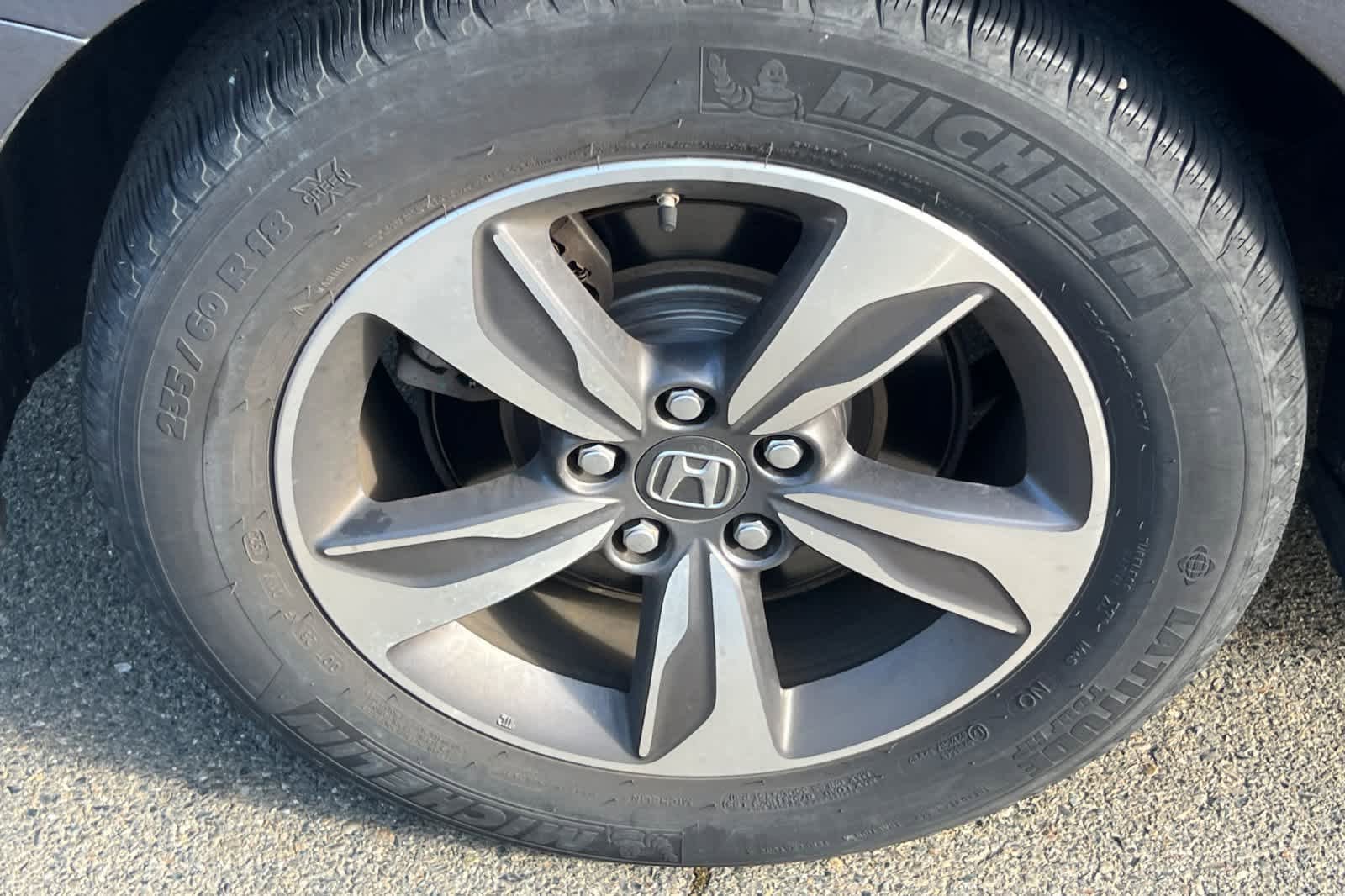 Used 2018 Honda Odyssey Touring image 17