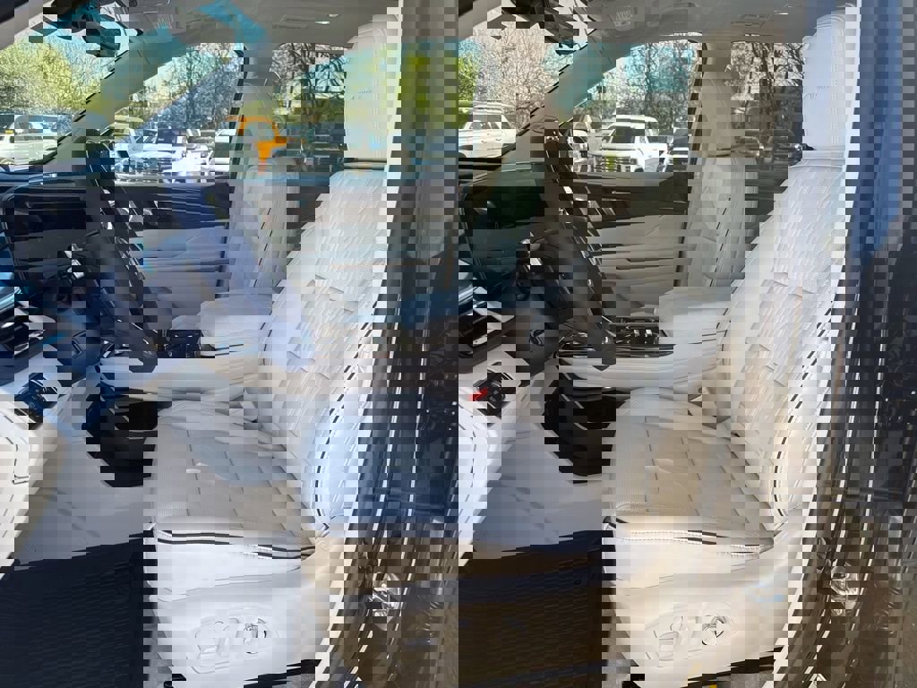 New 2026 Buick Enclave Avenir w/ Super Cruise Package image 10