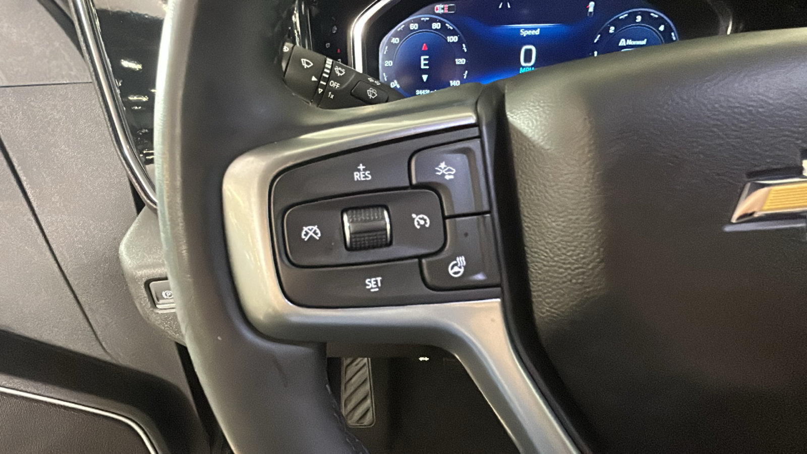 Used 2024 Chevrolet Silverado 1500 LT AWD/4WD image 19