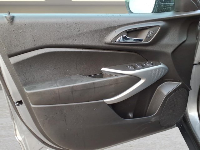 Used 2024 Chevrolet Trax RS FWD image 14