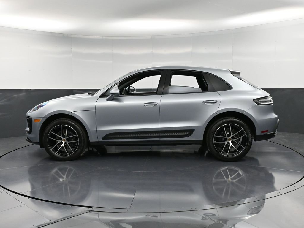 New 2026 Porsche Macan image 2
