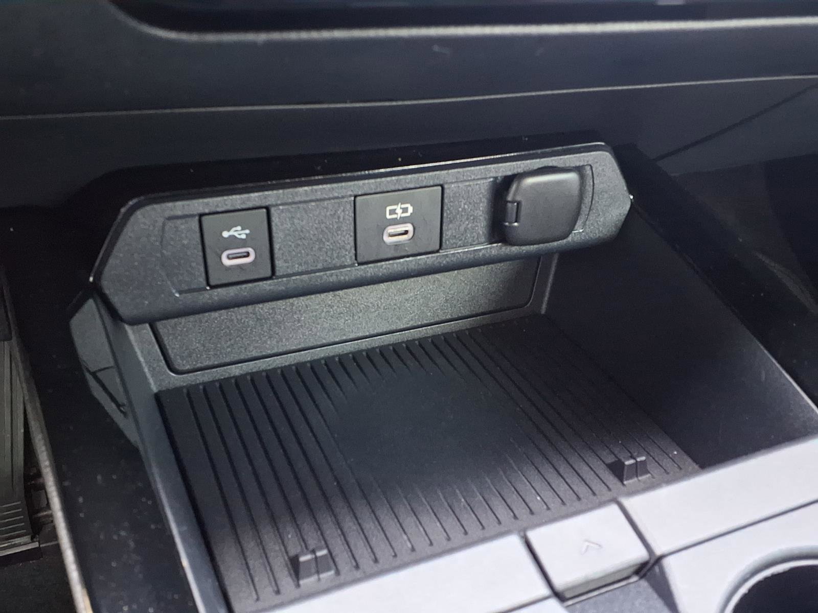 Used 2023 Toyota Prius LE image 13