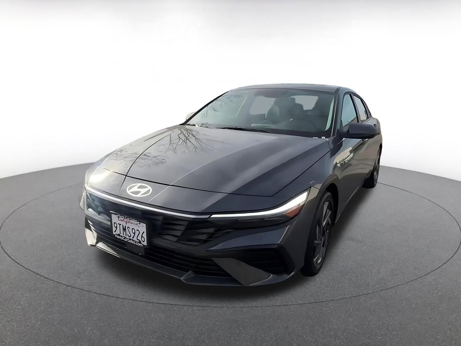 Used 2025 Hyundai Elantra Limited image 7