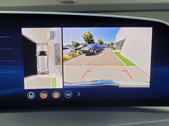 Certified 2026 Cadillac Vistiq Luxury AWD/4WD image 11