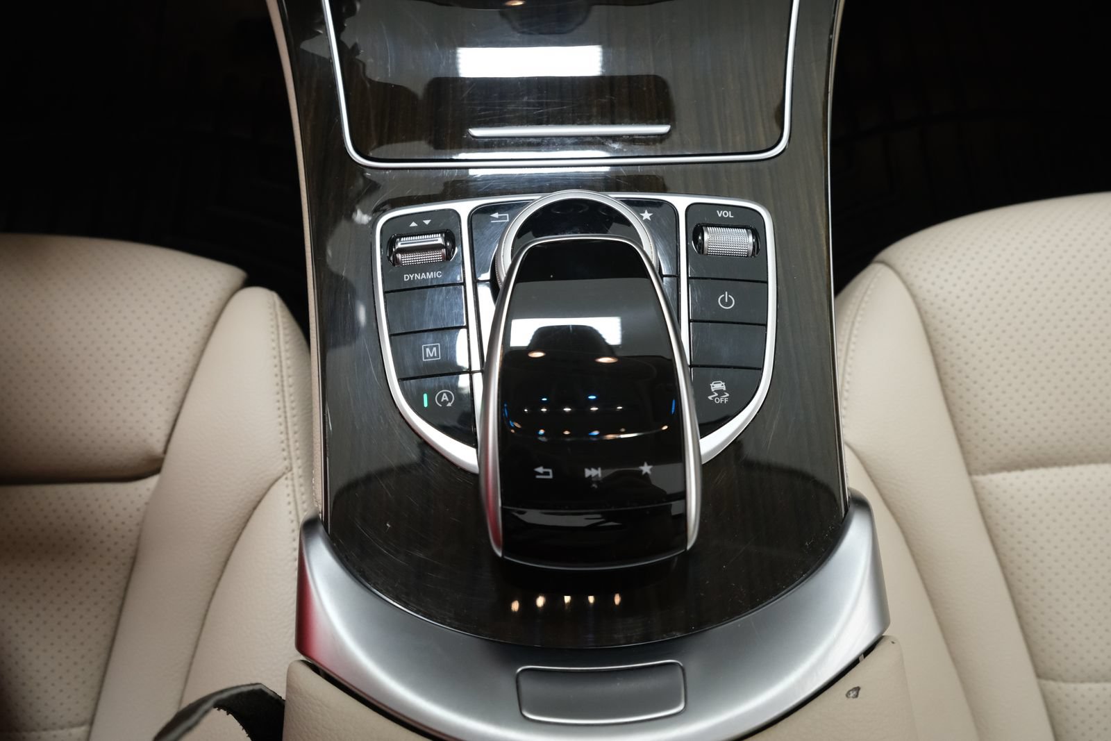 Used 2017 Mercedes-Benz GLC 300 4MATIC image 23