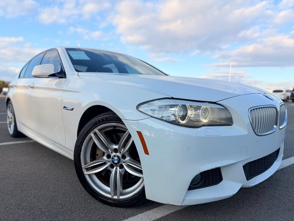 Used 2013 BMW 550i xDrive Sedan AWD/4WD image 2