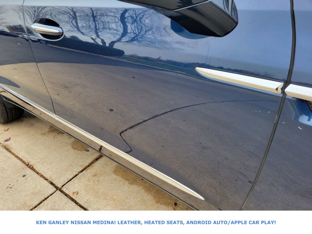 Used 2023 Buick Enclave Essence image 13