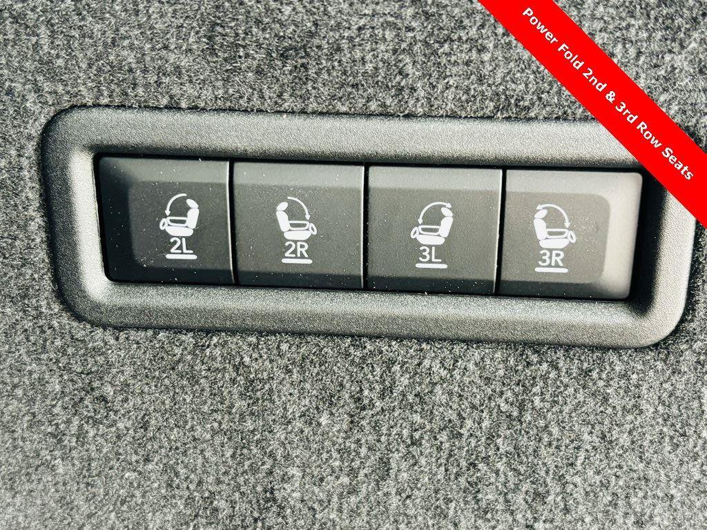 New 2024 Jeep Grand Wagoneer Series III AWD/4WD image 11