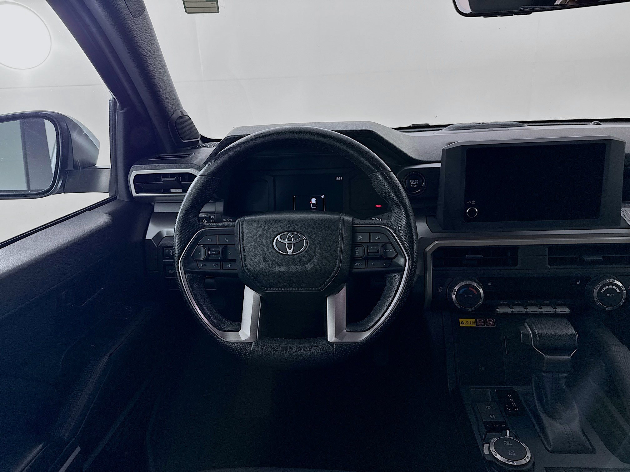 Certified 2024 Toyota Tacoma SR5 AWD/4WD image 21