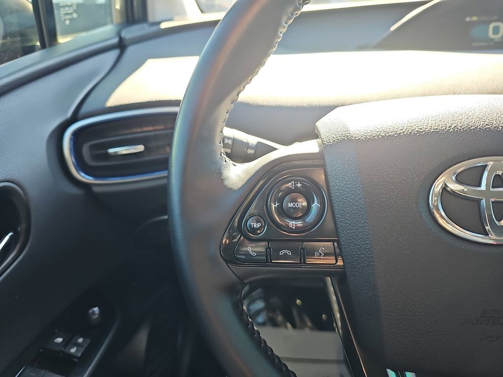 Used 2022 Toyota Prius Limited FWD image 18