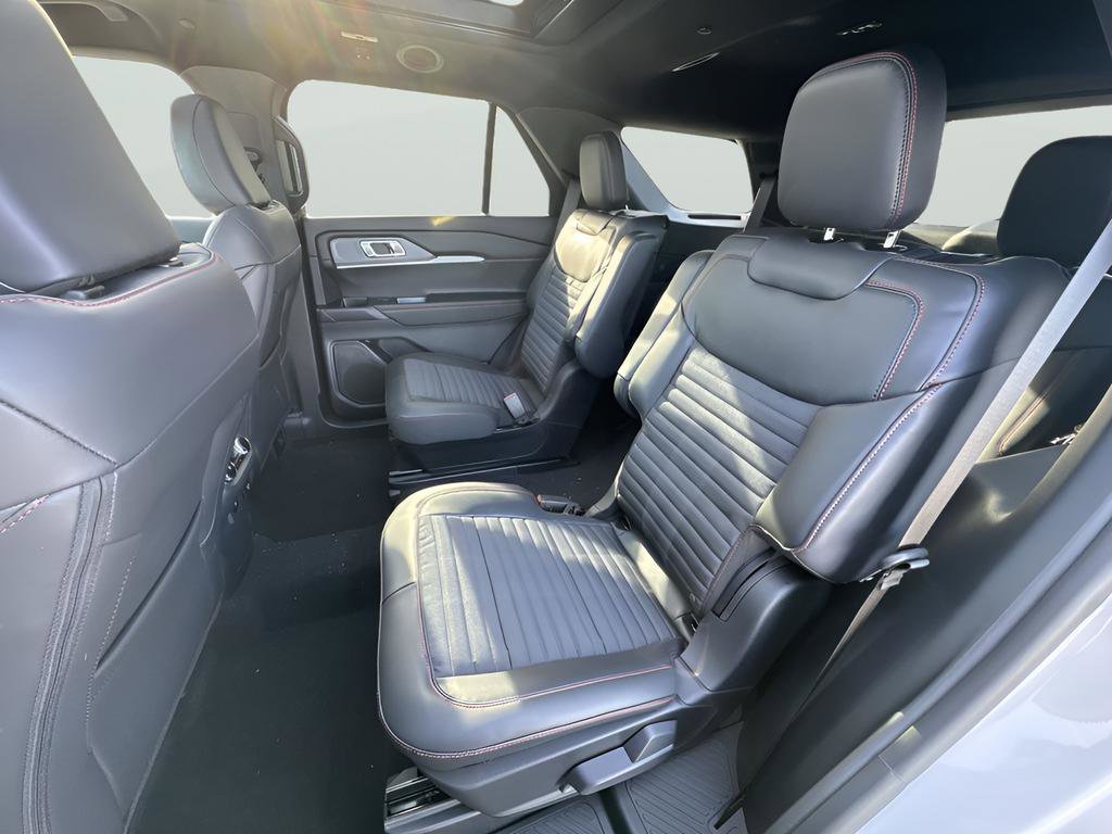 New 2026 Ford Explorer ST-Line w/ ST-Line Street Pack image 25