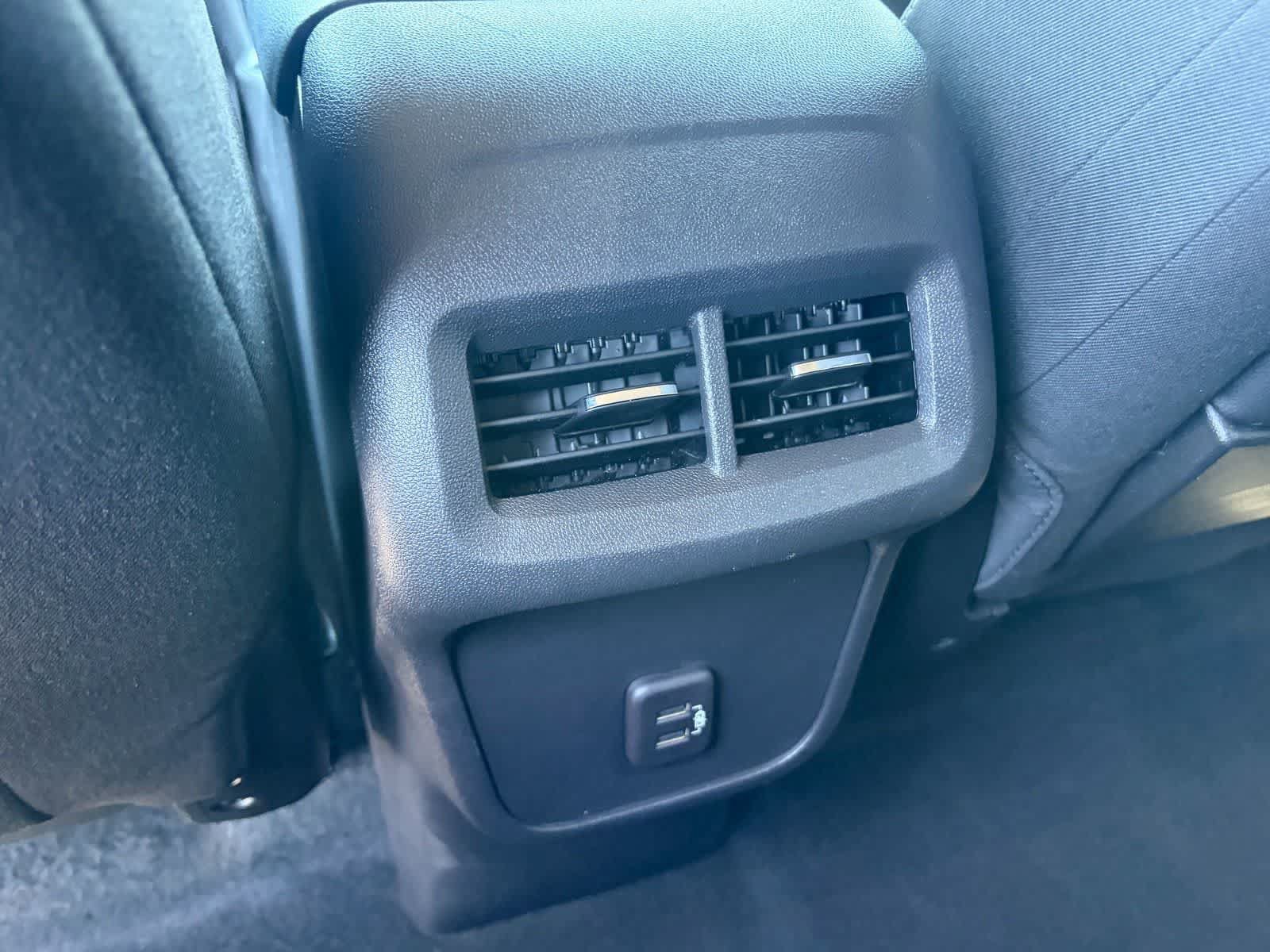 Used 2024 GMC Terrain SLE AWD/4WD image 27