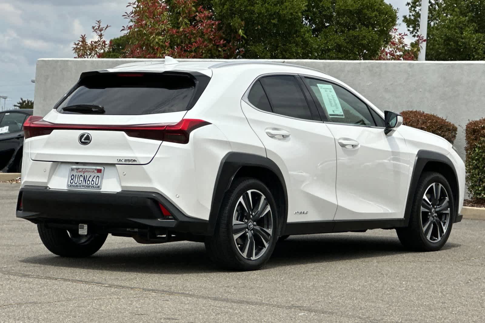 Used 2021 Lexus UX 250h AWD/4WD image 2