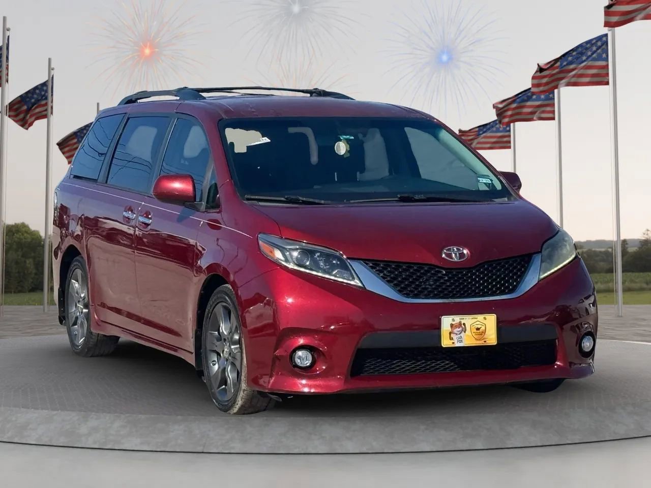 Used 2015 Toyota Sienna SE image 2