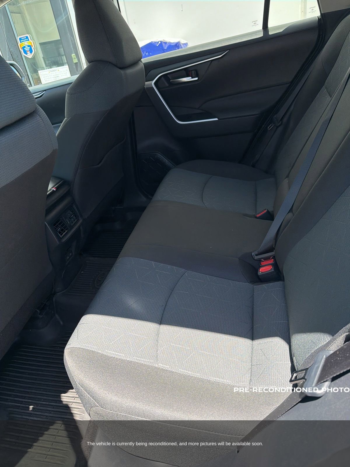 Used 2025 Toyota RAV4 XLE FWD image 14