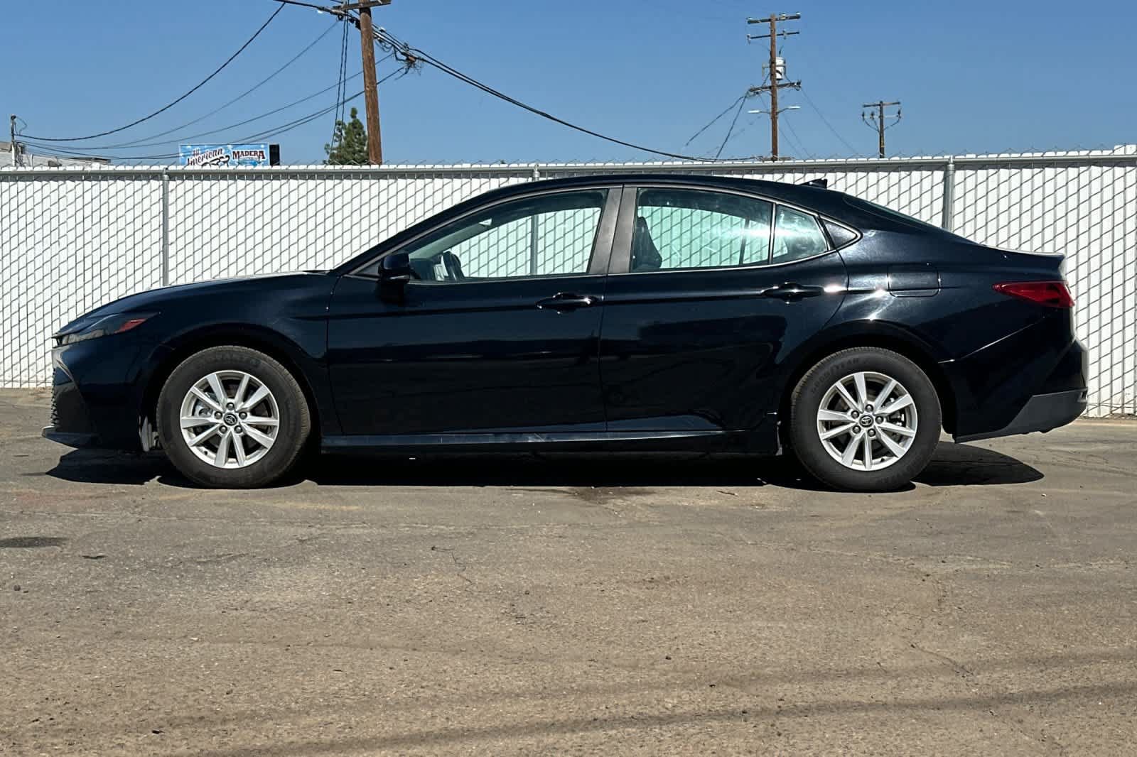 Used 2025 Toyota Camry LE FWD image 6