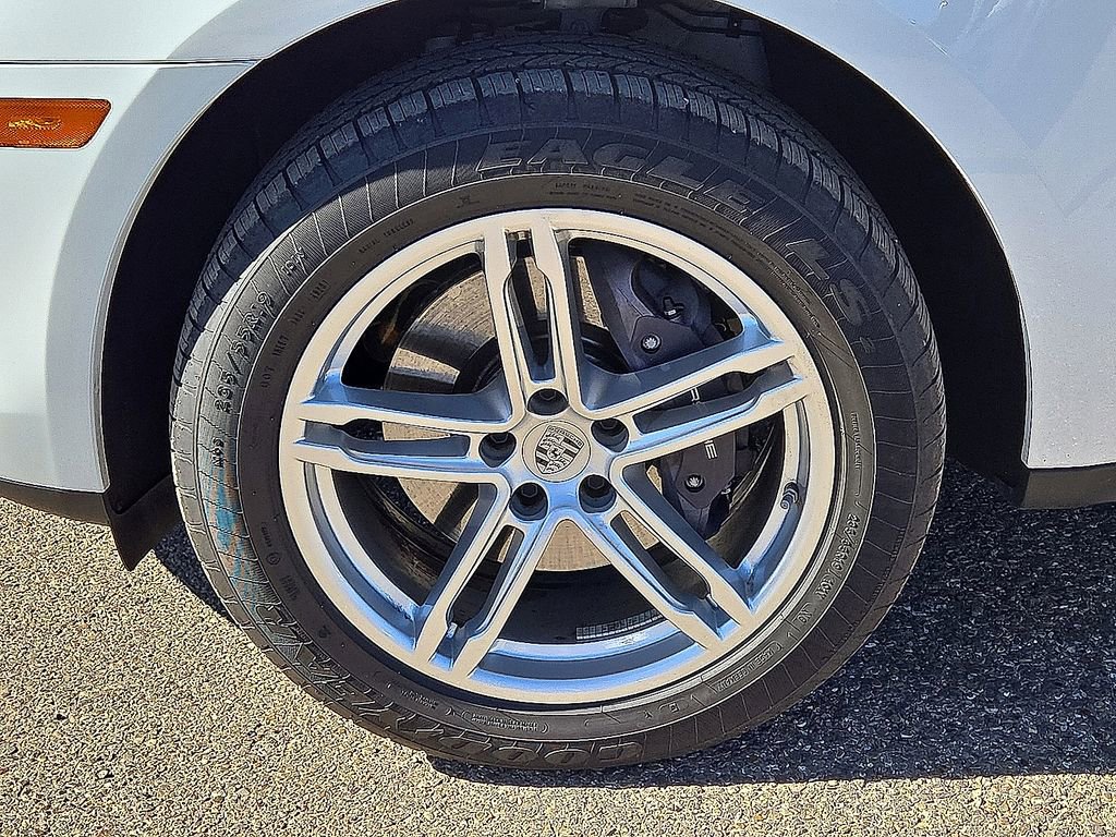 Used 2024 Porsche Macan T w/ Premium Plus Package image 39