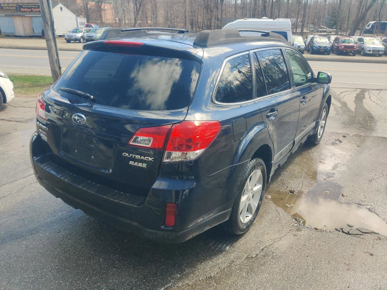 Used 2013 Subaru Outback 2.5i Premium w/ All-Weather Pkg AWD/4WD image 6