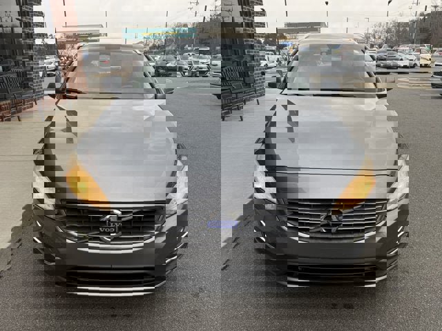 Used 2017 Volvo V60 T5 Premier w/ Convenience Package image 9