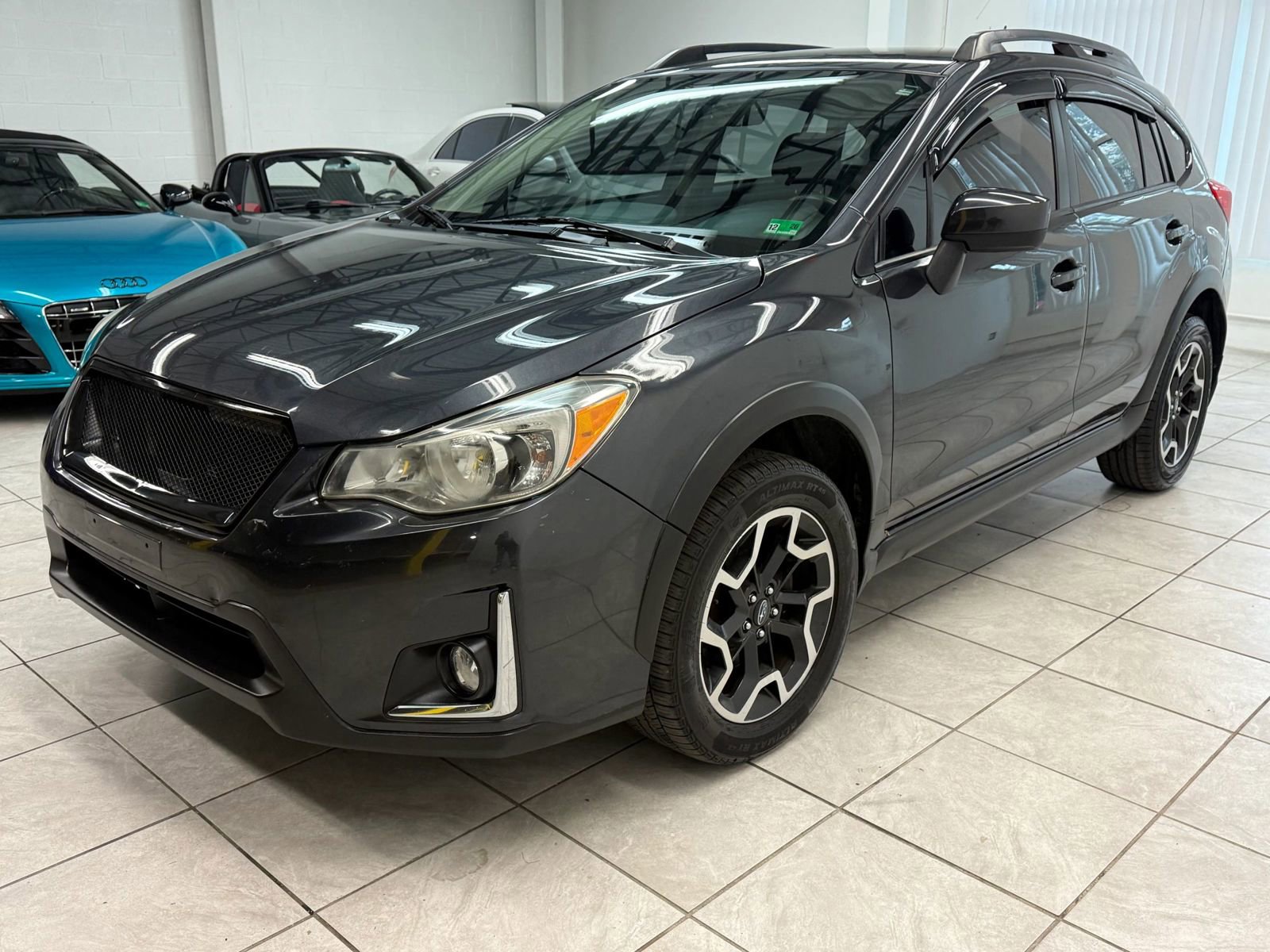 Used 2017 Subaru Crosstrek 2.0i Premium image 3