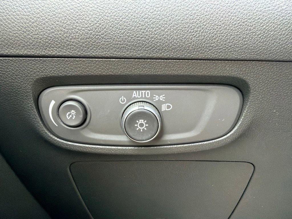 Used 2024 Buick Encore GX Preferred w/ Comfort Package FWD image 27