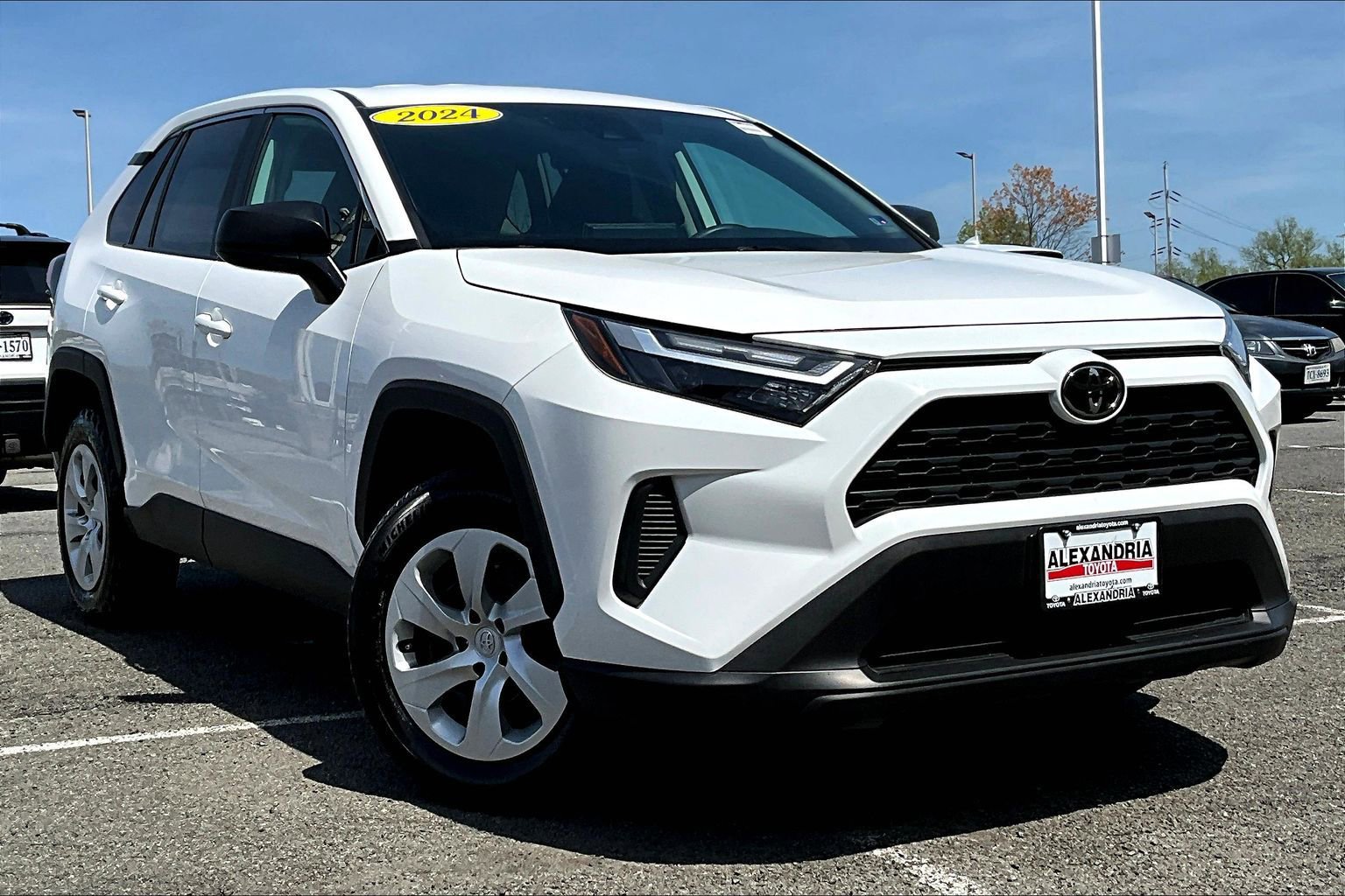Used 2024 Toyota RAV4 LE image 2