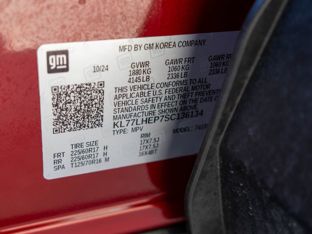 Used 2025 Chevrolet Trax LT FWD image 35
