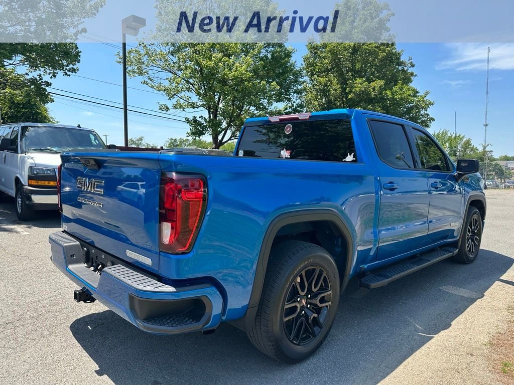 Used 2023 GMC Sierra 1500 Elevation w/ LPO, Elevation Black Package RWD image 9