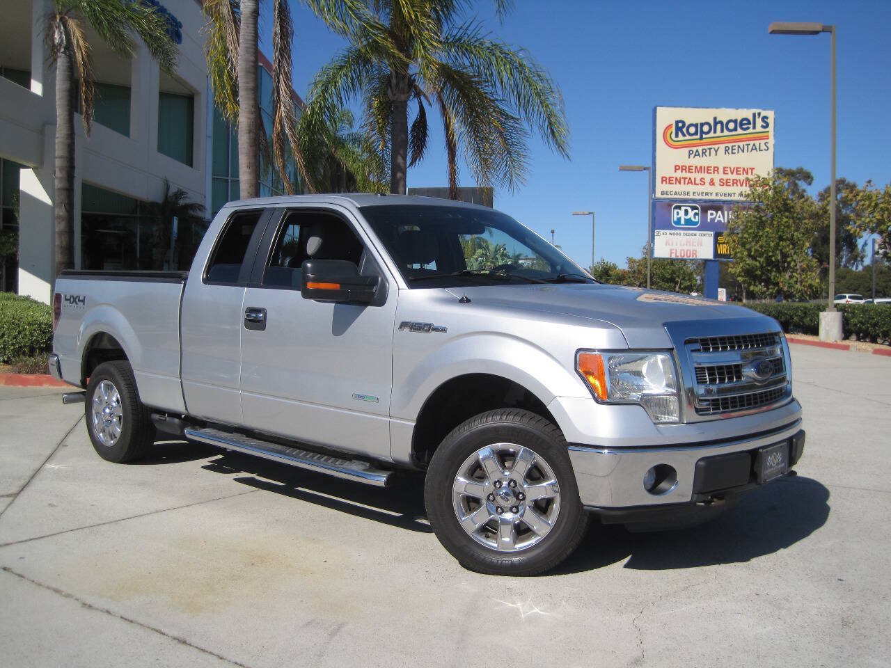 Used 2013 Ford F150 XLT w/ Luxury Equipment Group AWD/4WD image 11