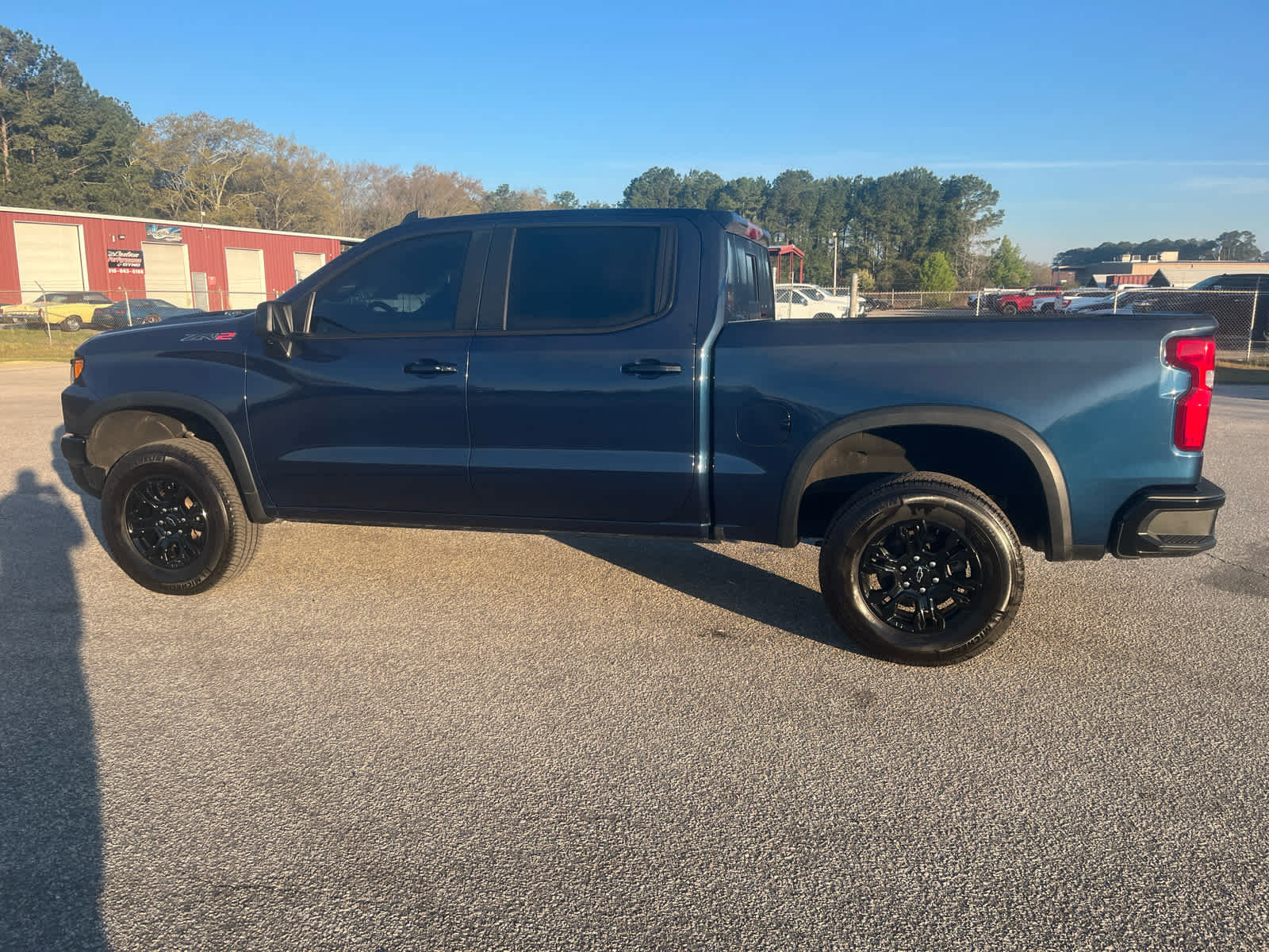 Used 2023 Chevrolet Silverado 1500 ZR2 w/ Technology Package image 3