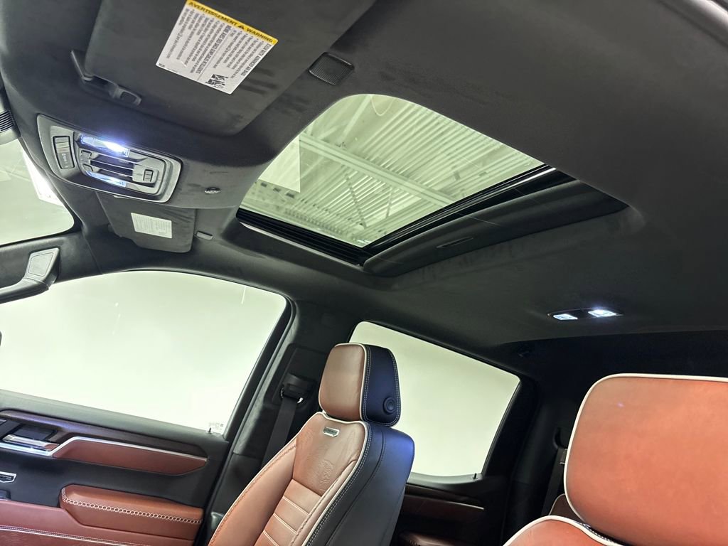 New 2026 GMC Sierra 1500 Denali Ultimate w/ LPO, Black Badging Package image 27