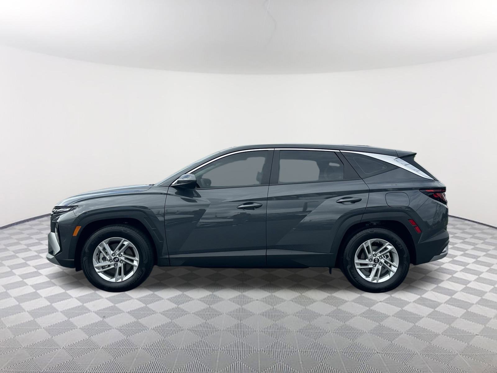 Used 2025 Hyundai Tucson SE image 11