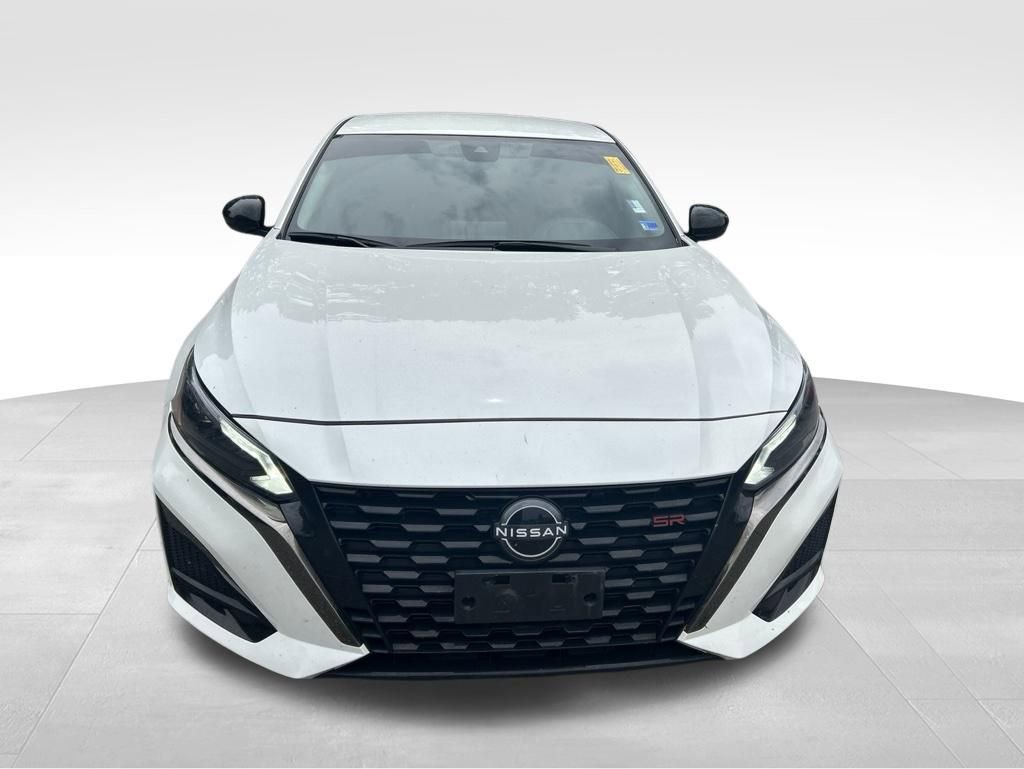 Used 2024 Nissan Altima 2.5 SR FWD image 9