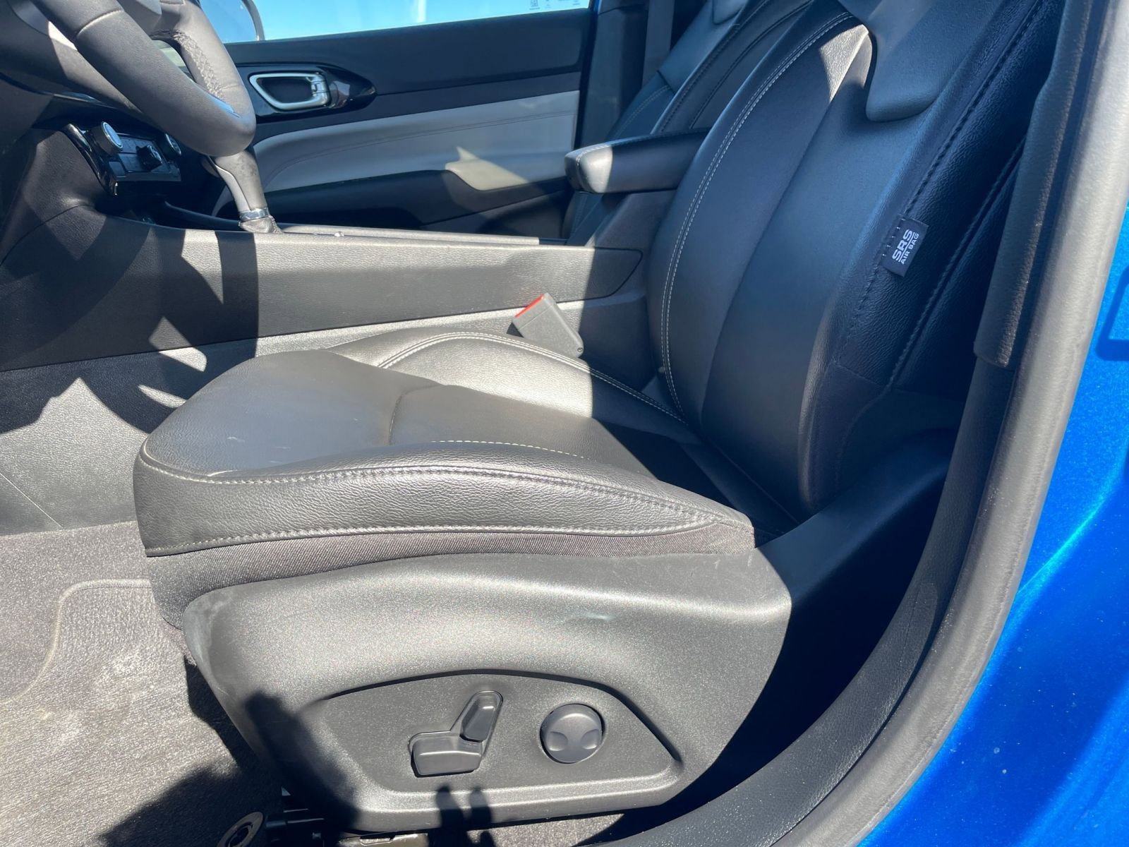 Used 2025 Jeep Compass Limited image 27