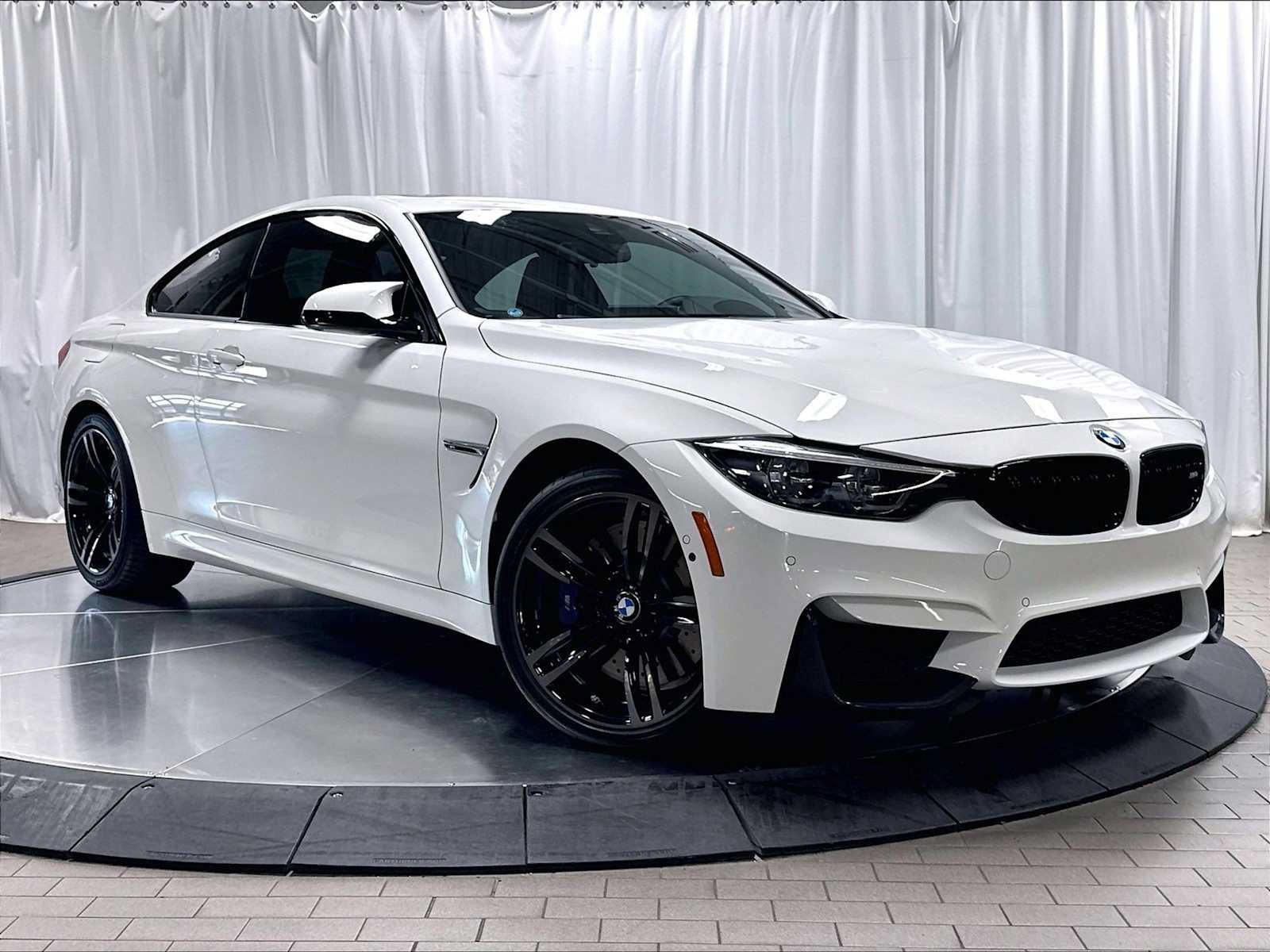 Used 2019 BMW M4 Coupe w/ Executive Package RWD image 11