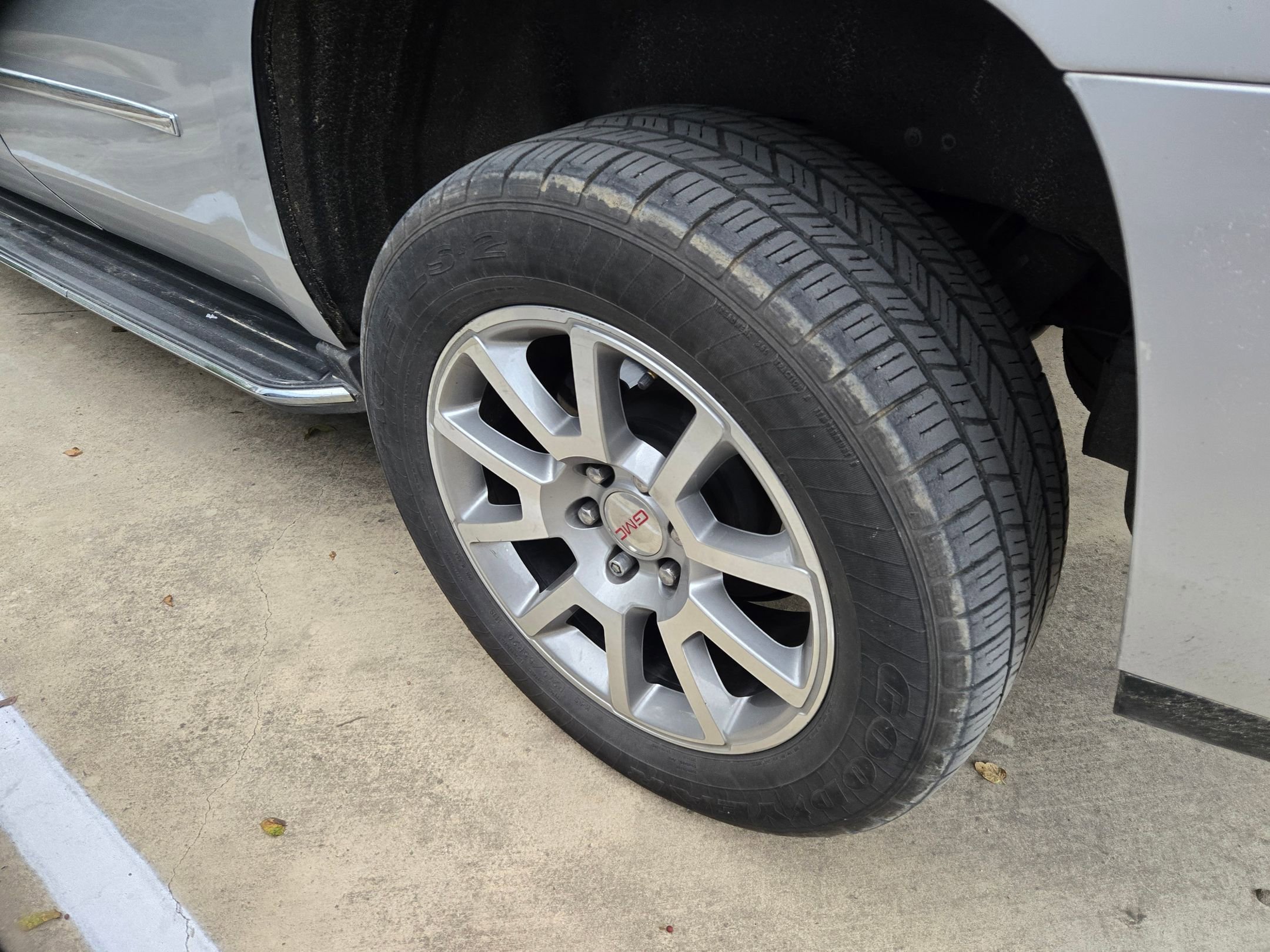 Used 2018 GMC Yukon Denali image 8