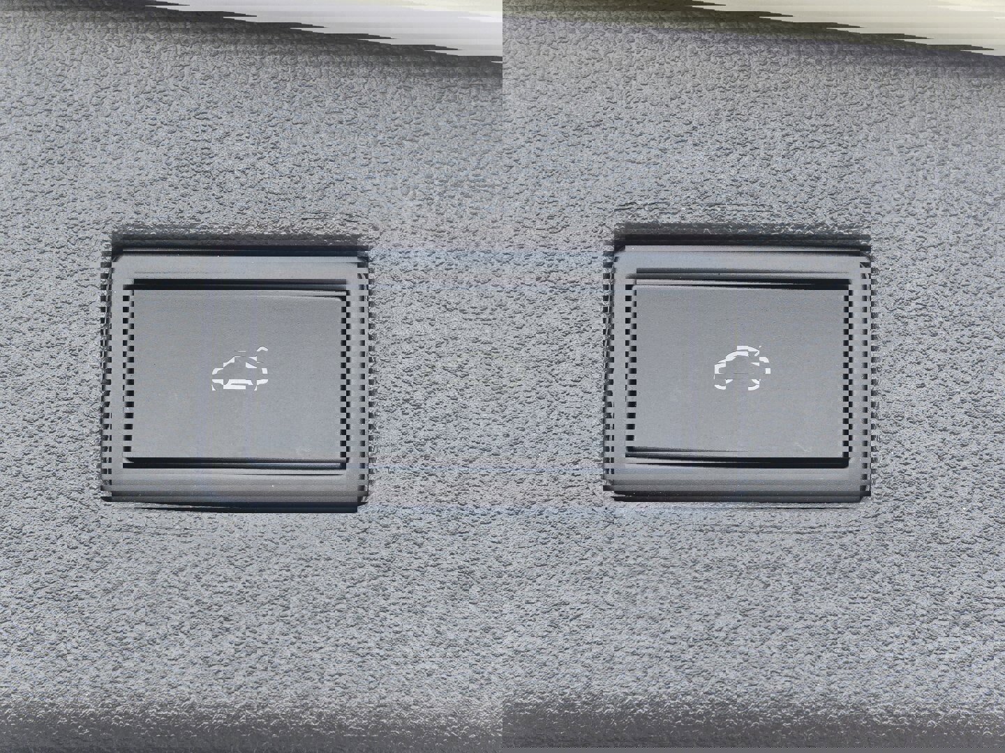 Used 2024 Volkswagen Tiguan SE R-Line image 14