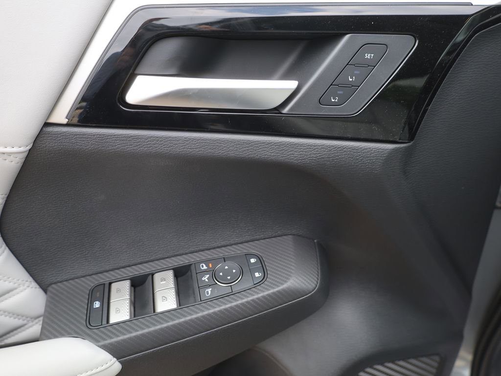 New 2025 Mitsubishi Outlander SEL image 34