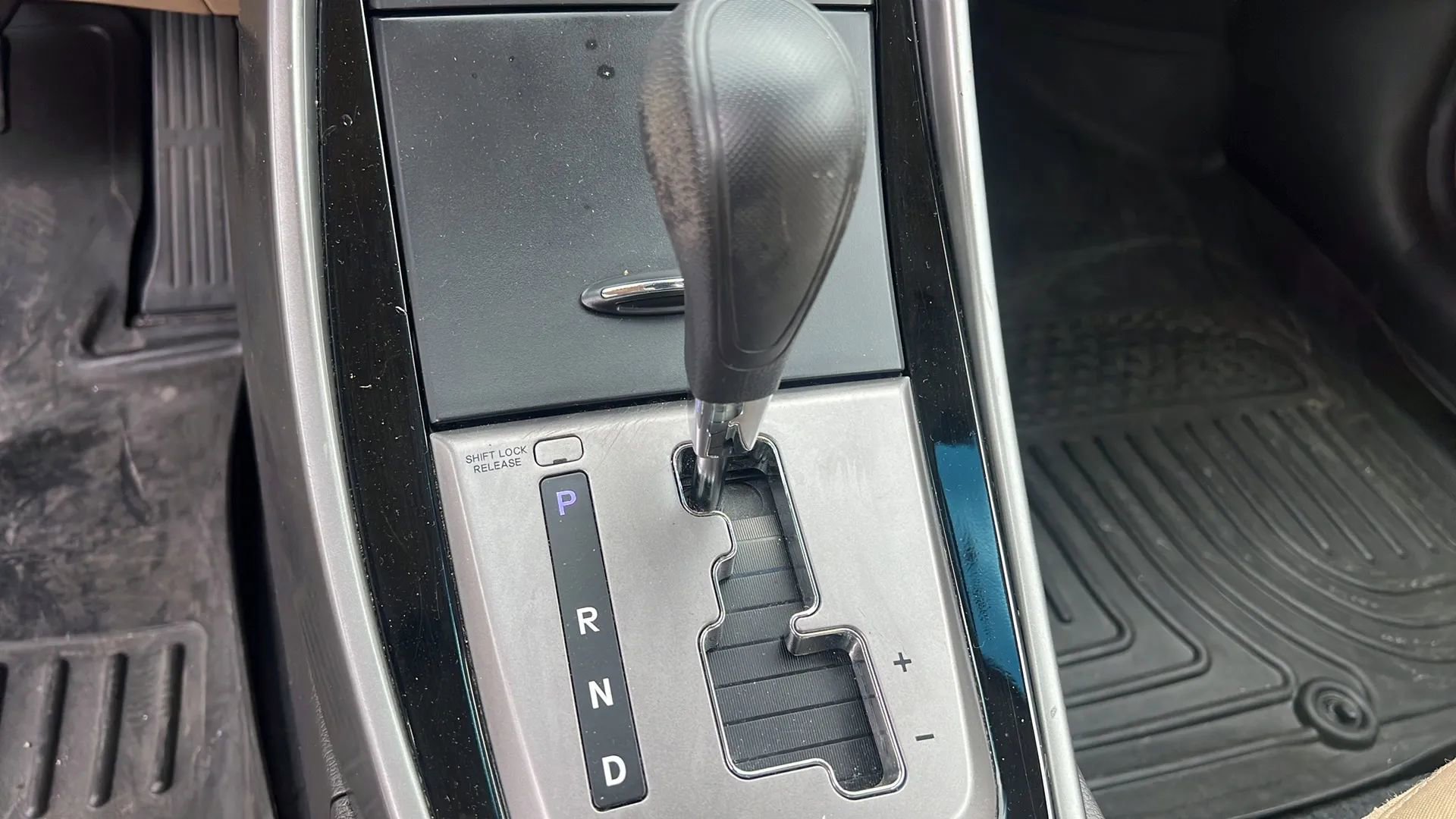 Used 2013 Hyundai Elantra GLS w/ Preferred Pkg FWD image 17