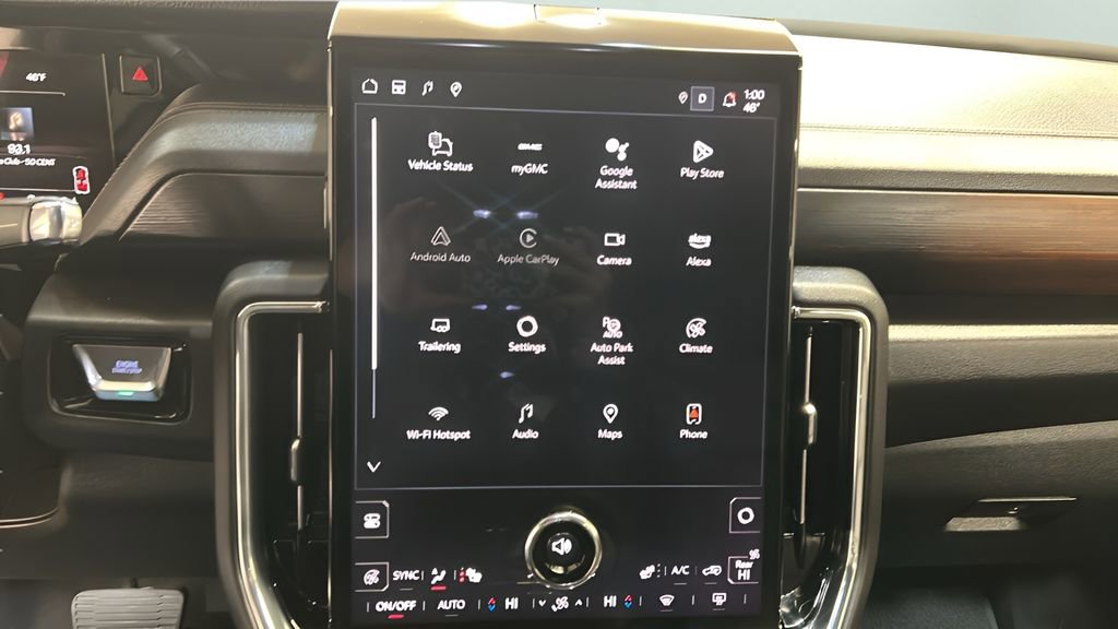 Used 2025 GMC Yukon Denali image 17