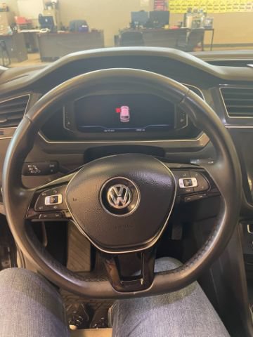 Used 2020 Volkswagen Tiguan SEL FWD image 20