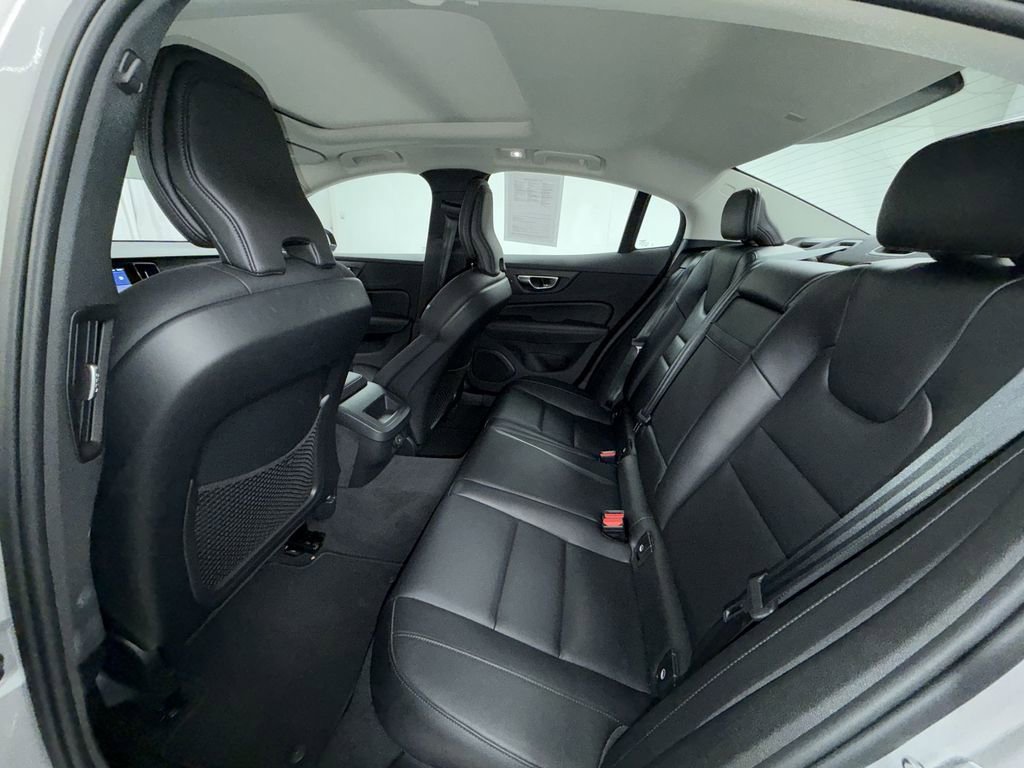 Used 2025 Volvo S60 B5 Core AWD/4WD image 5