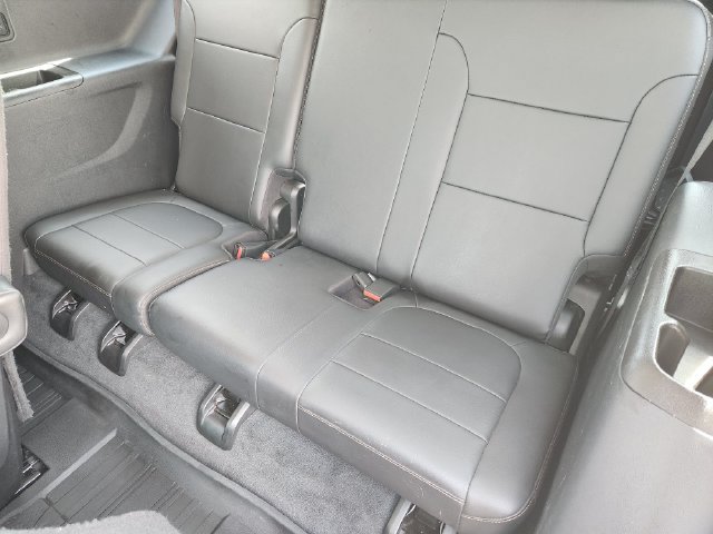 Used 2020 Chevrolet Traverse LT w/ LT Premium Package FWD image 32