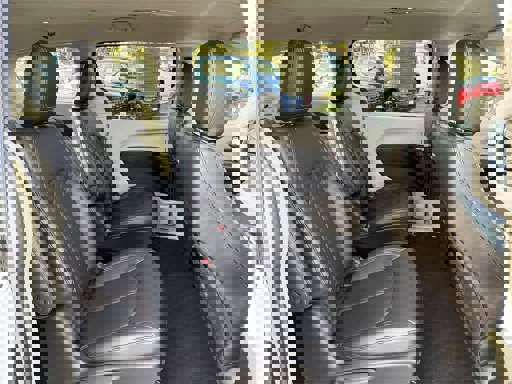 Used 2024 Chrysler Pacifica Select image 33